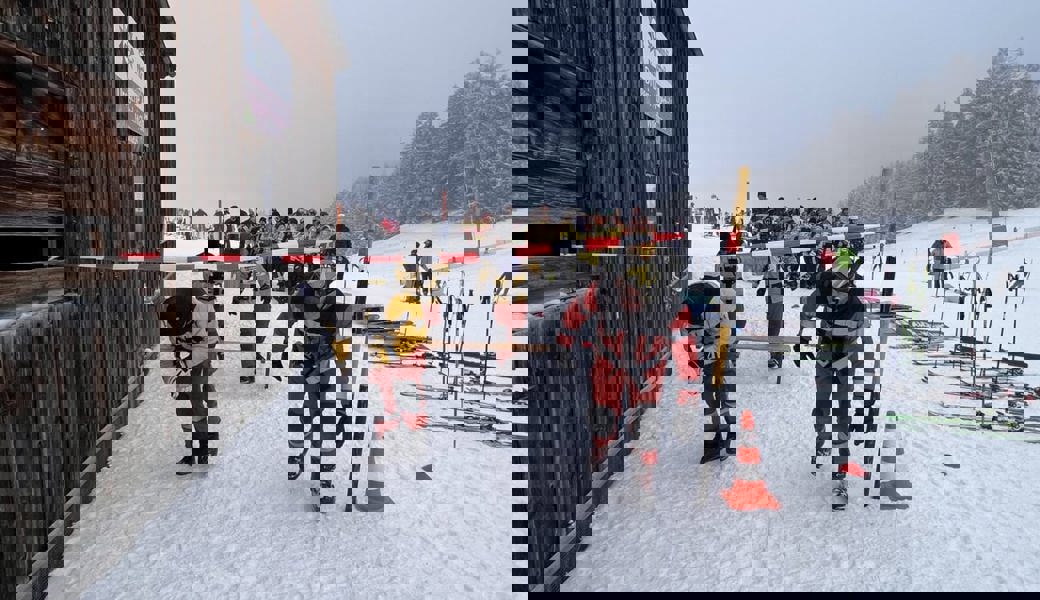  Wettkampf mit praktischem Feuerwehrtraining.