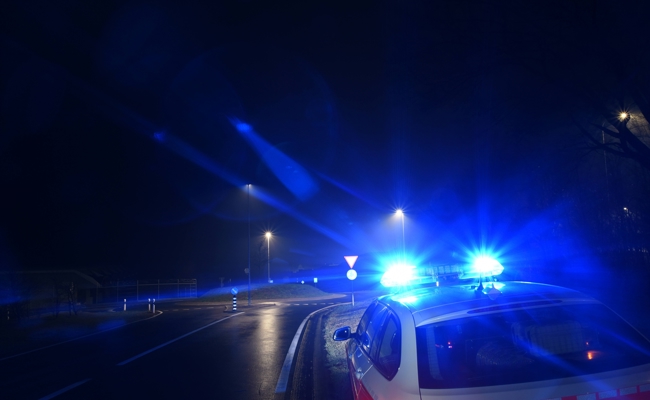 Auto vollständig ausgebrannt: Feuerwehr findet Leiche darin