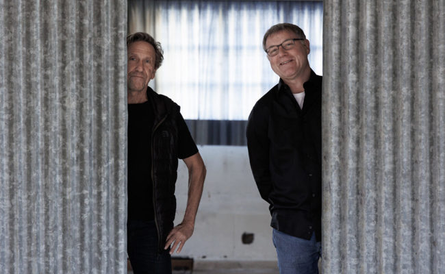 Stillgelegte Schafswollfabrik als Rahmung für eine vielseitige Werksausstellung