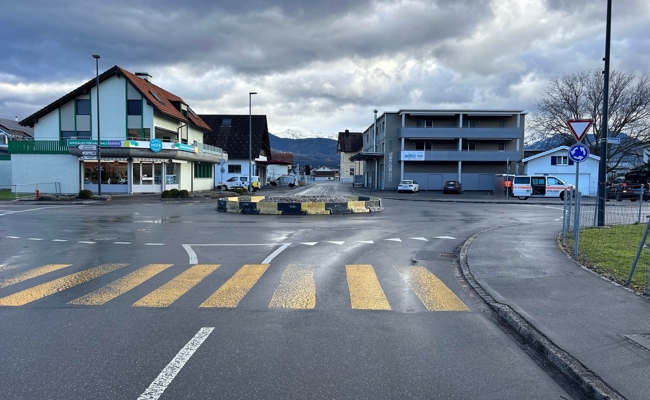 E-Bike-Fahrerin bei Unfall leicht verletzt