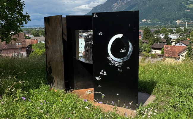 Ein Ort für Sinne und Kunst: Der Gedankenberg jubiliert