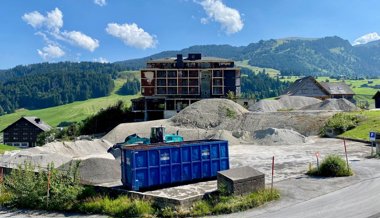 Rückbau beim abgebrannten Hotel Acker beendet: Zuvor klagten die Nachbarn über Lärm und Schmutz