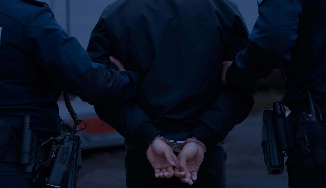 Festnahme nach Diebstählen aus Autos – Zeuge verletzt