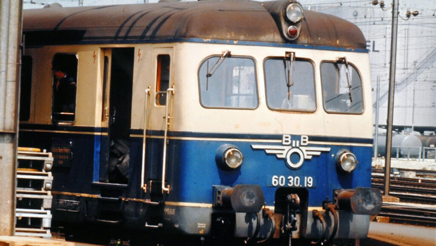  ÖBB-Triebwagen der Vorarlberg-Linie am 30. Juli 1973 im Bahnhof Buchs.