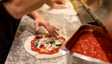 «Dosenfutter»: Gast schimpft online über Essen in Pizzeria und landet vor Gericht