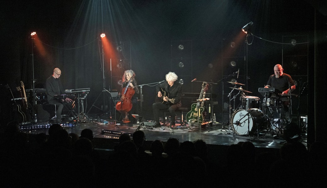 Ein episches Konzert mit Tiefgang: The Beauty of Gemina begeisterte am Freitag als Trio+ auf der Bühne im TAK in Schaan