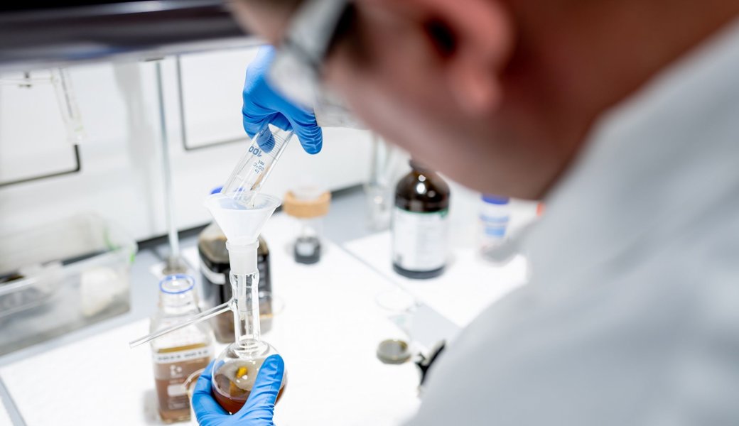 Die Enespa will Plastik-Recycling revolutionieren. Dafür hat sie Millionen von Franken von Anlegerinnen und Anlegern eingesammelt.