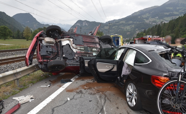 Zwei Tote und mehrere Verletzte nach Frontalkollision im Prättigau