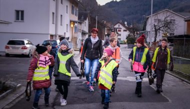 "Altjohr-Usschella": Ein Dutzend Kinder zogen mit Glocken durch Rans