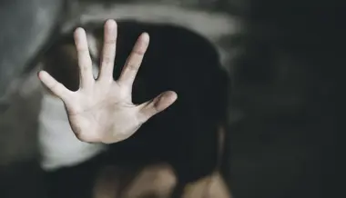 Ab achtjährig und über tausendmal: Bruder soll seine jüngere Schwester sexuell genötigt und vergewaltigt haben