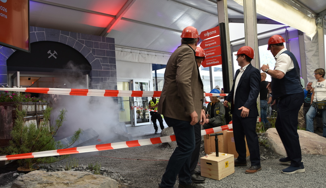 Es hat «geknallt» zum Auftakt der Siga: Symbolische «Bergwerk-Sprengung» der Gastgemeinde Sargans.