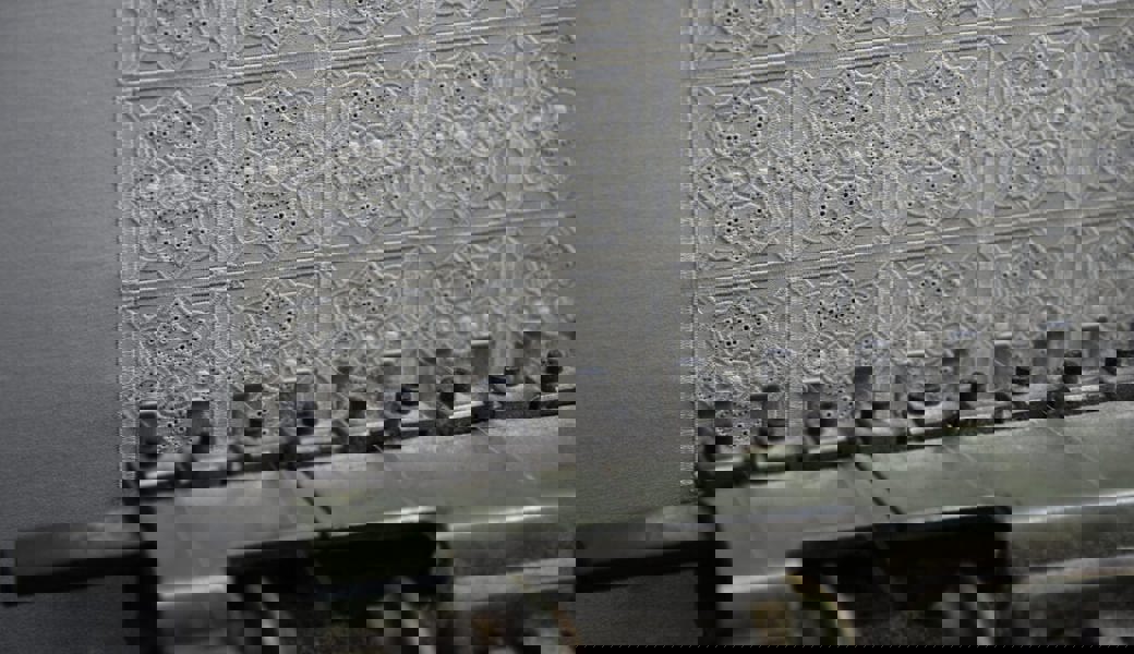  Die 45-jährige Saurer 1040 stickt die letzten Aufträge.