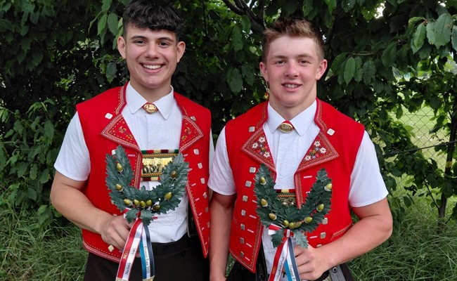 Fünf Nachwuchskräfte sichern sich einen Zweig