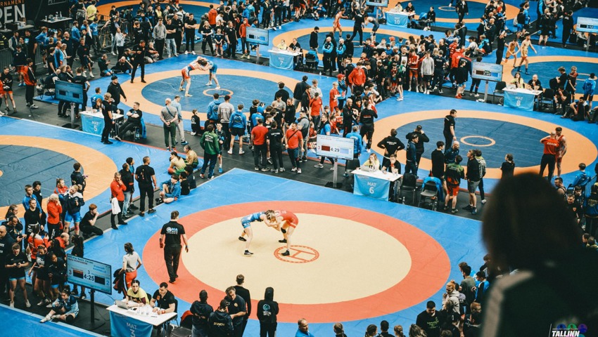 Über 2000 Ringerinnen und Ringer kämpften auf 14 Matten.