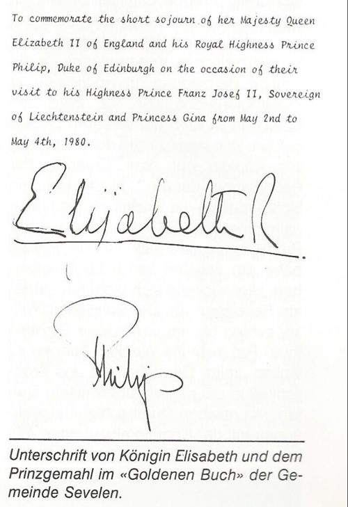 Unterschrift von Königin Elisabeth und dem Prinzgemahl im Goldenen Buch von Sevelen. Unterschrift von Königin Elisabeth und dem Prinzgemahl im Goldenen Buch von Sevelen.
