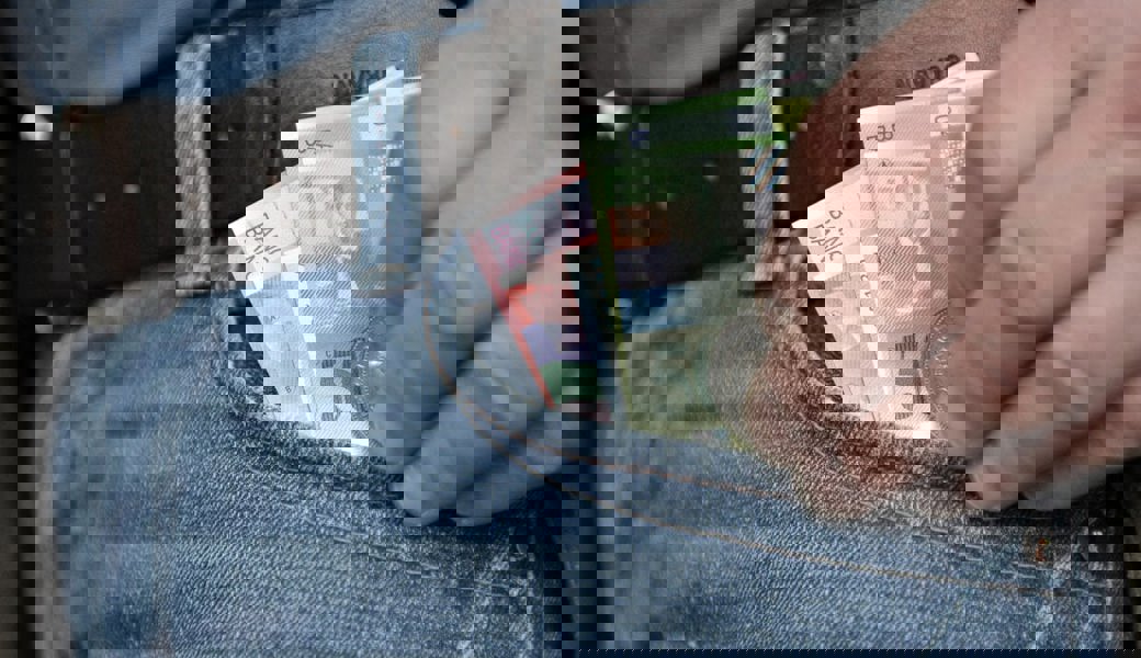  Steckte der Beschuldigte unrechtmässig Hunderttausende an Franken in seine eigene Tasche? 