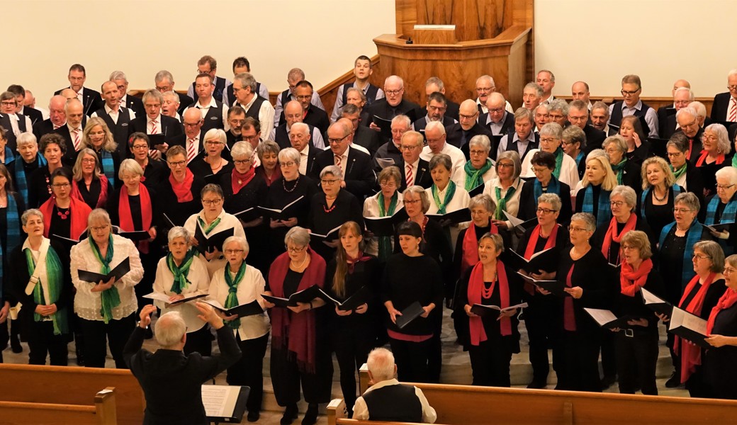 Krönender Abschluss bildet der gemeinsame Auftritt aller sieben Chöre. 