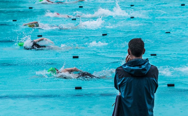 «Ihr schwimmt wie tote Ratten»: Trainer erniedrigt Junioren – bis er von den Eltern verpfiffen wird