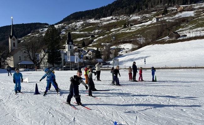 Sportlicher Ehrgeiz und gute Laune auf der Loipe